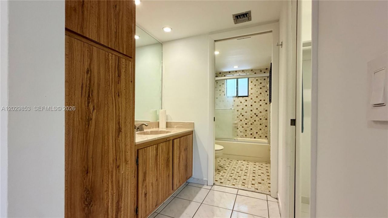 8045 SW 107th Ave, Unit 309, Miami, FL 33173 Photo