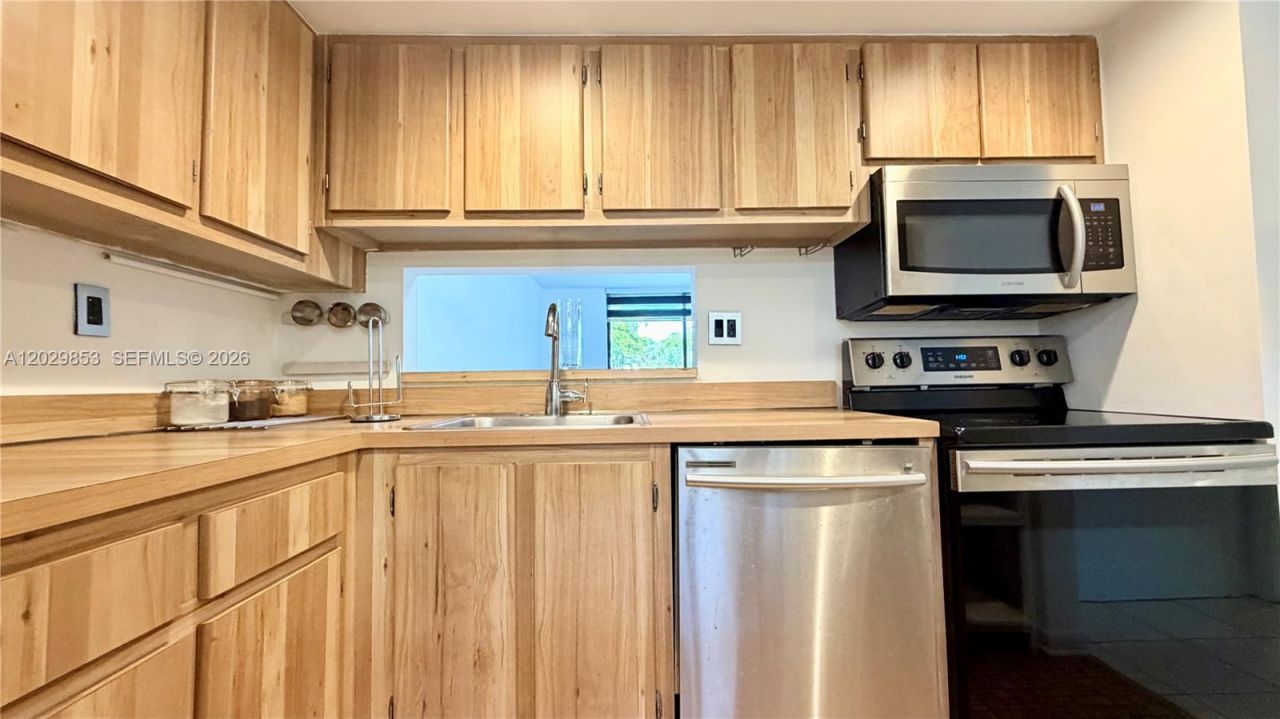 8045 SW 107th Ave, Unit 309, Miami, FL 33173 Photo