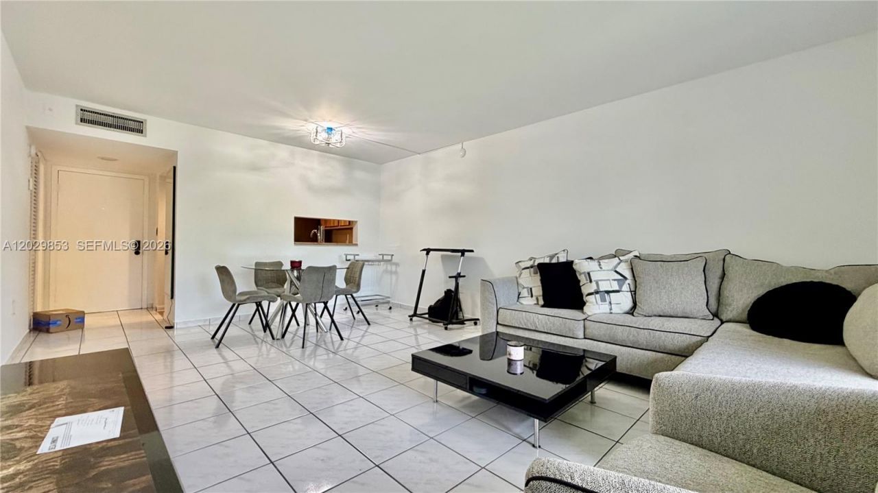 8045 SW 107th Ave, Unit 309, Miami, FL 33173 Photo