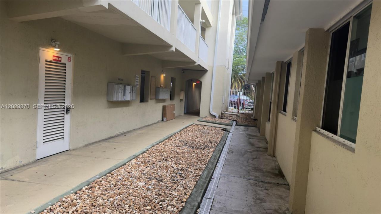 1025 SW 7th Ave, Unit 6, Miami, FL 33130 Photo