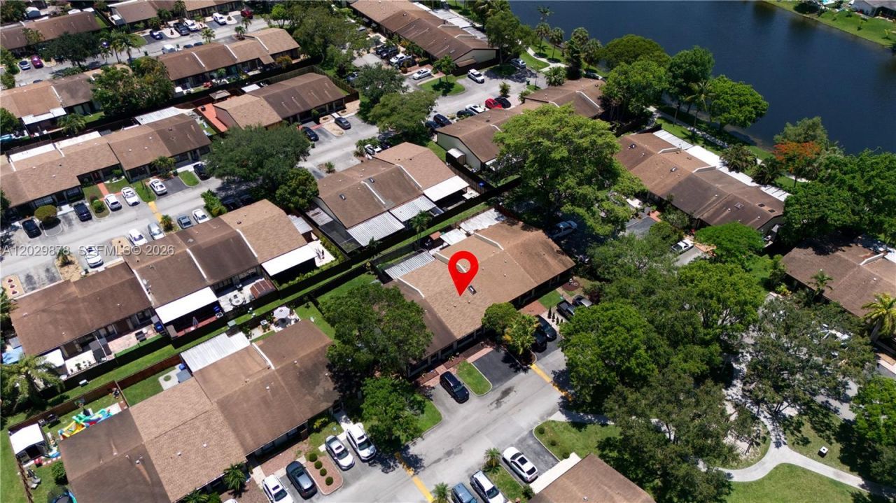 2321 Pine Needle Ct , Pembroke Pines, FL 33026 Photo