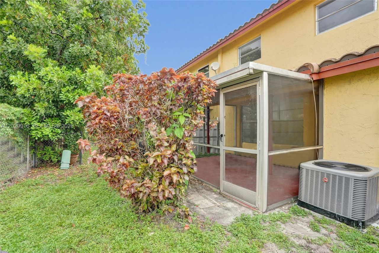 2613 NW 47th Ter , Unit 202, Lauderdale Lakes, FL 33313 Photo