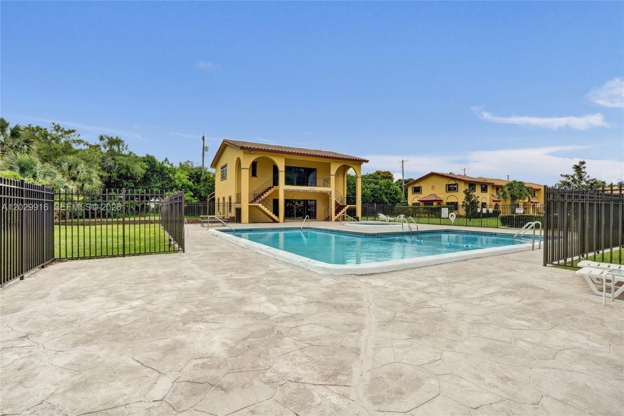 2613 NW 47th Ter , Unit 202, Lauderdale Lakes, FL 33313 Photo