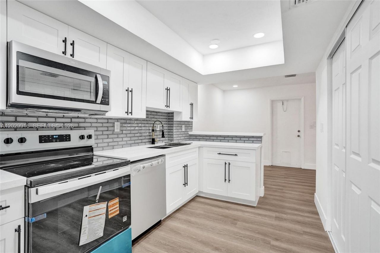 2613 NW 47th Ter , Unit 202, Lauderdale Lakes, FL 33313 Photo
