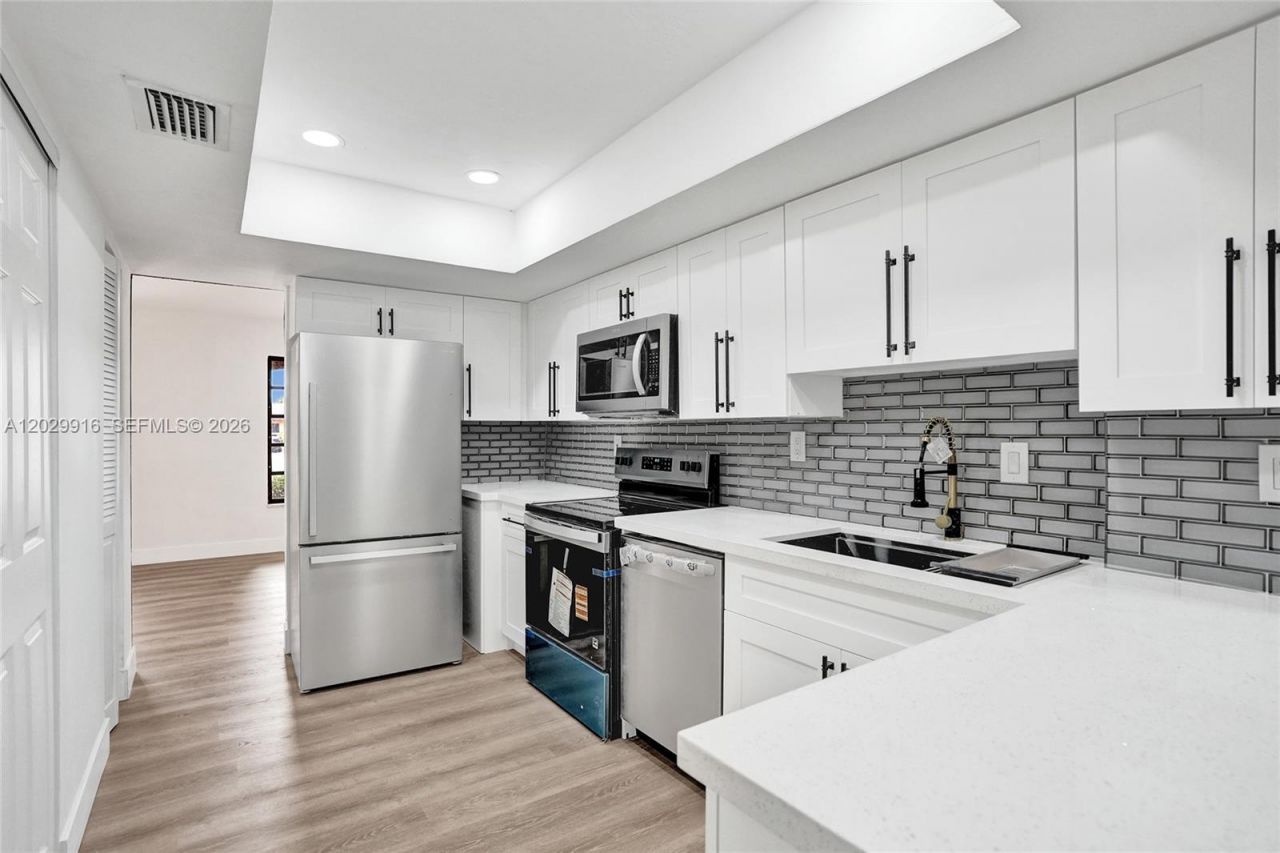2613 NW 47th Ter , Unit 202, Lauderdale Lakes, FL 33313 Photo
