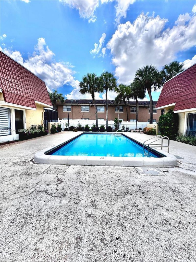 4240 NW 114th Ter , Unit 40, Coral Springs, FL 33065 Photo