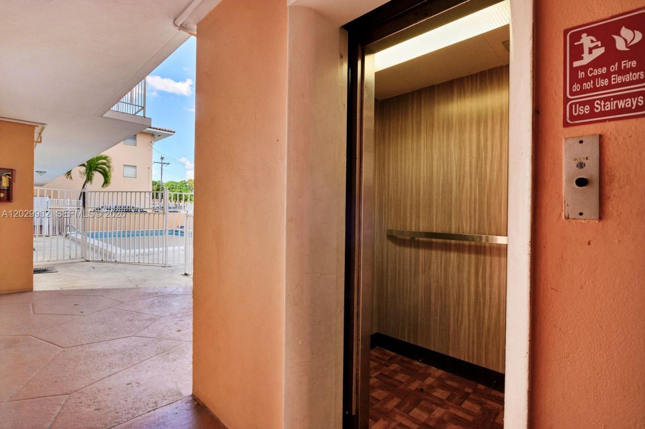 1014 Salzedo St , Unit 211, Coral Gables, FL 33134 Photo