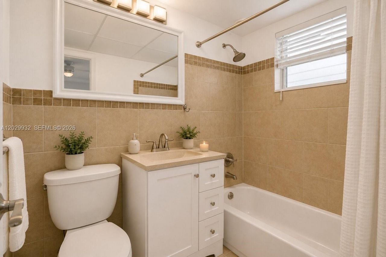 1014 Salzedo St, Unit 211, Coral Gables, FL 33134 Photo