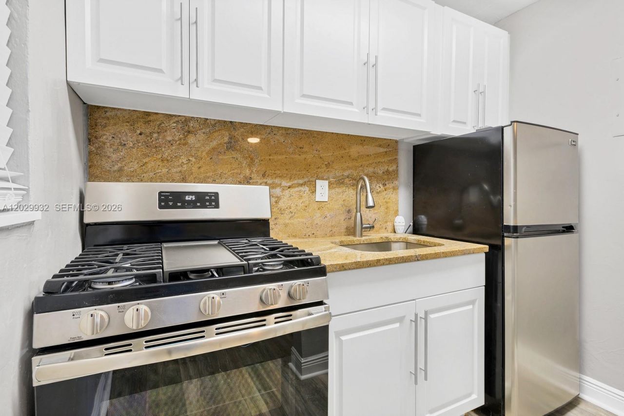 1014 Salzedo St , Unit 211, Coral Gables, FL 33134 Photo