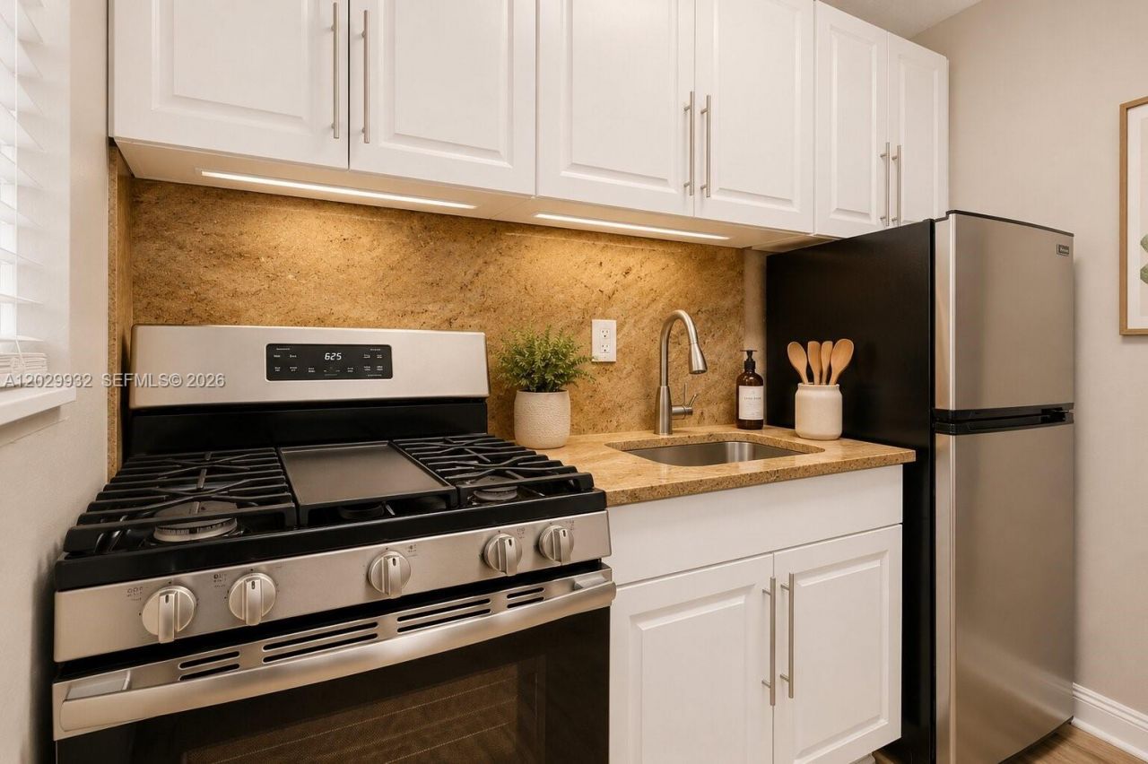 1014 Salzedo St, Unit 211, Coral Gables, FL 33134 Photo