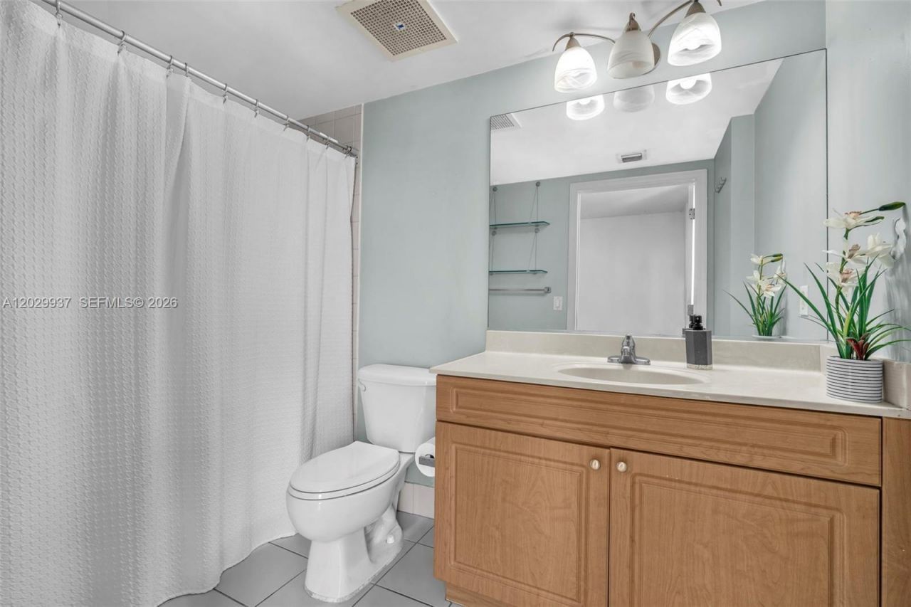 900 SW 8th St , Unit 1103, Miami, FL 33130 Photo