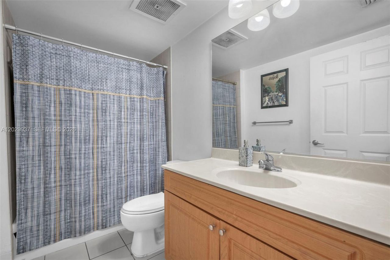 900 SW 8th St , Unit 1103, Miami, FL 33130 Photo