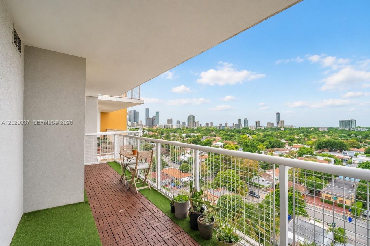 900 SW 8th St , Unit 1103, Miami, FL 33130 Photo