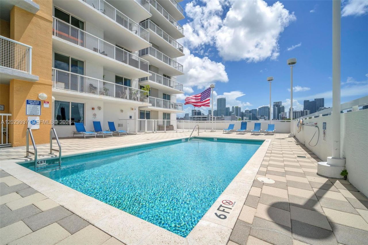 900 SW 8th St , Unit 1103, Miami, FL 33130 Photo