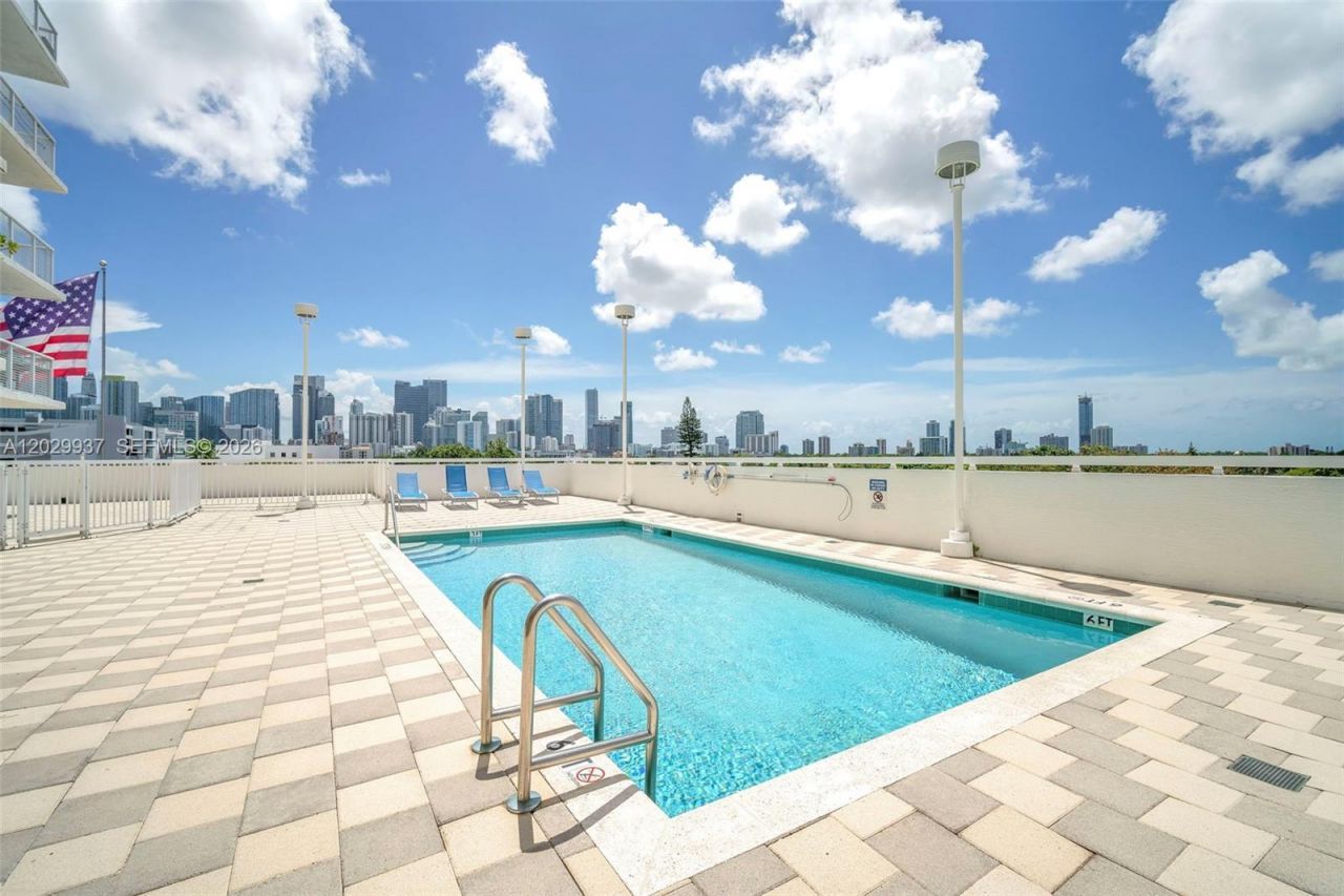 900 SW 8th St , Unit 1103, Miami, FL 33130 Photo