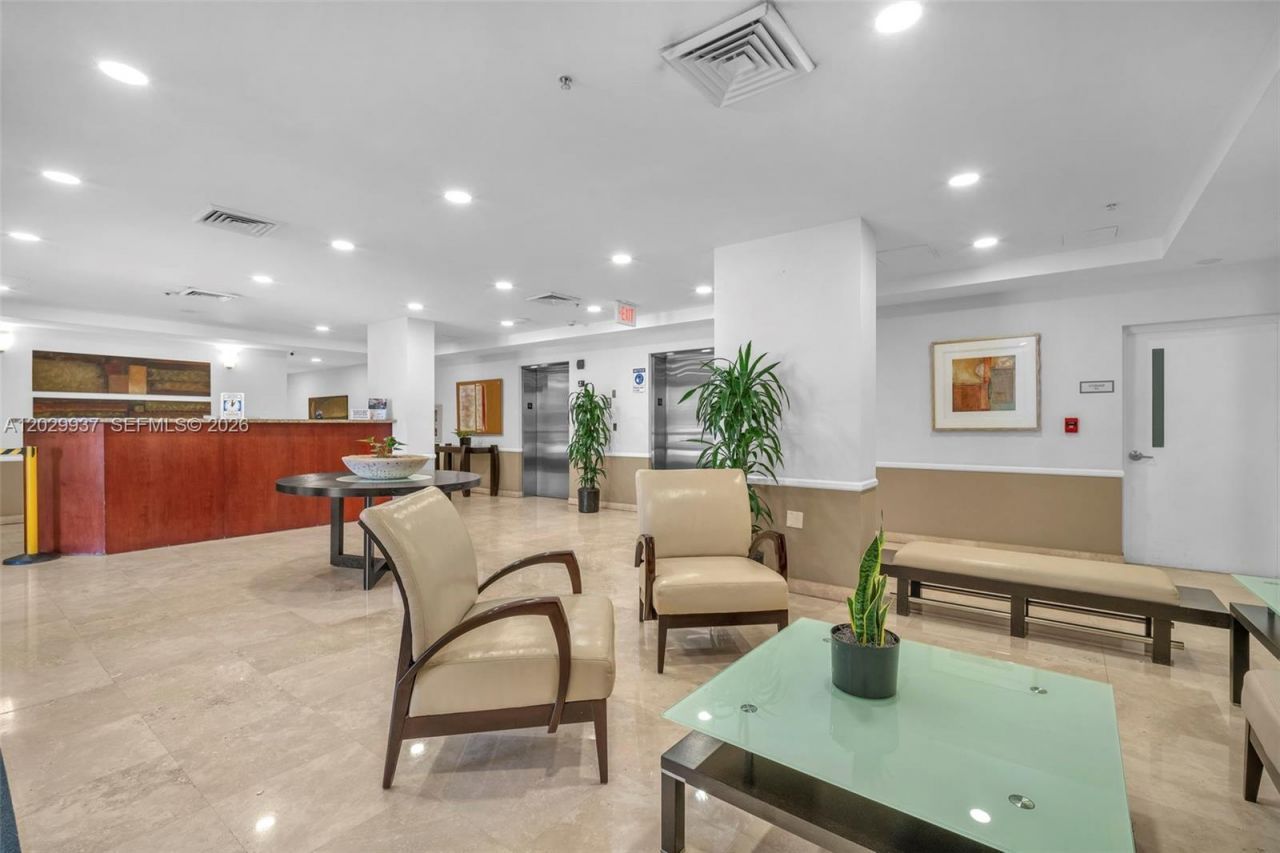 900 SW 8th St , Unit 1103, Miami, FL 33130 Photo