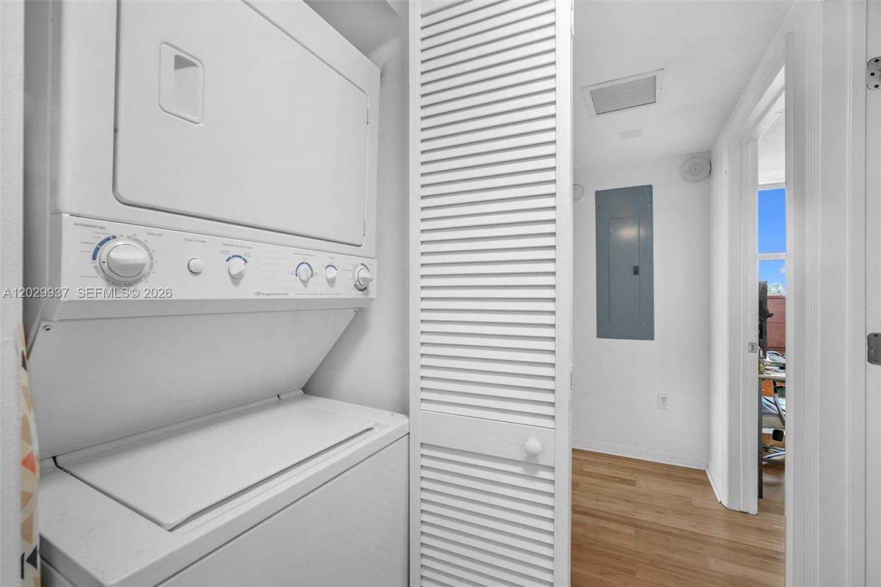 900 SW 8th St , Unit 1103, Miami, FL 33130 Photo