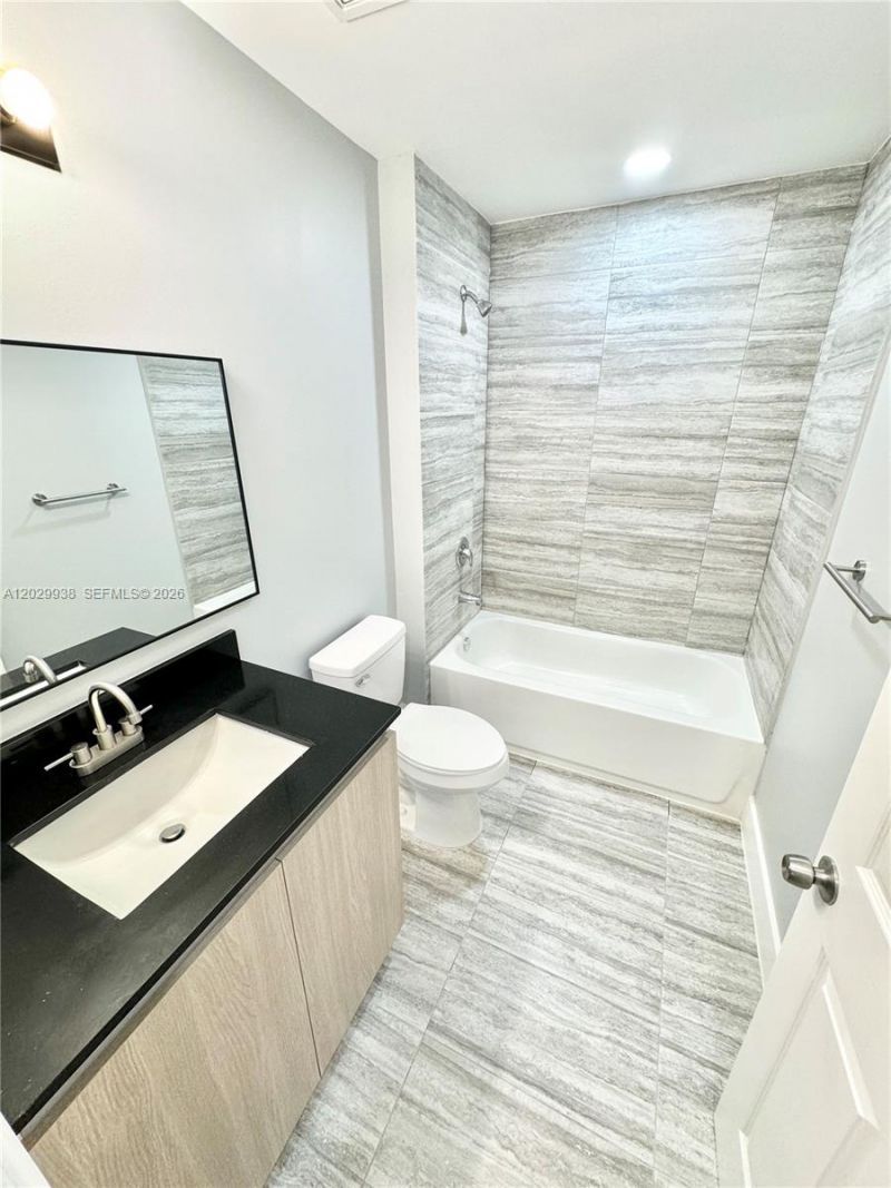 930 NW 2nd St , Fort Lauderdale, FL 33311 Photo