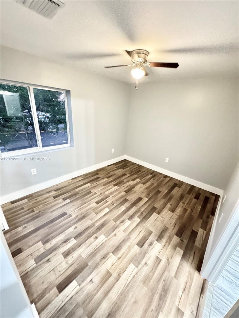 930 NW 2nd St , Fort Lauderdale, FL 33311 Photo