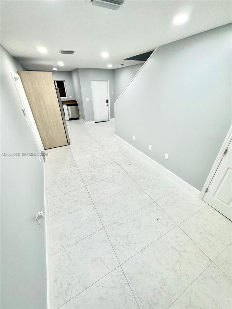 930 NW 2nd St , Fort Lauderdale, FL 33311 Photo
