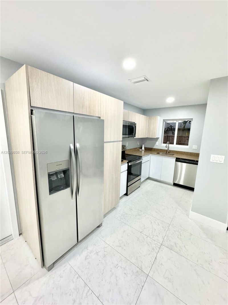 930 NW 2nd St , Fort Lauderdale, FL 33311 Photo