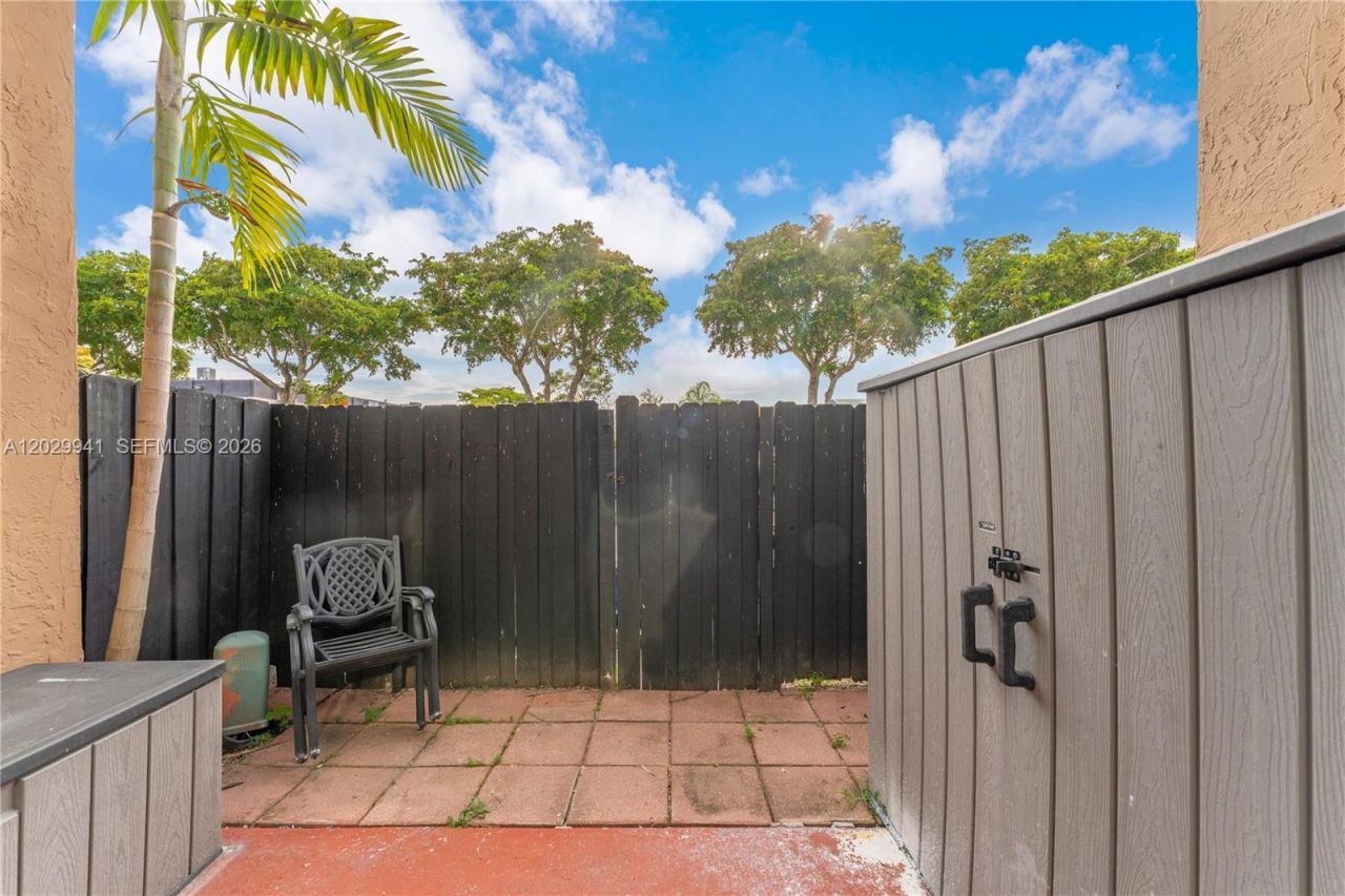 10900 SW 104th St, Unit 107, Miami, FL 33176 Photo