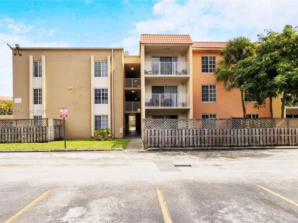 Unit 211, Doral, FL 33166