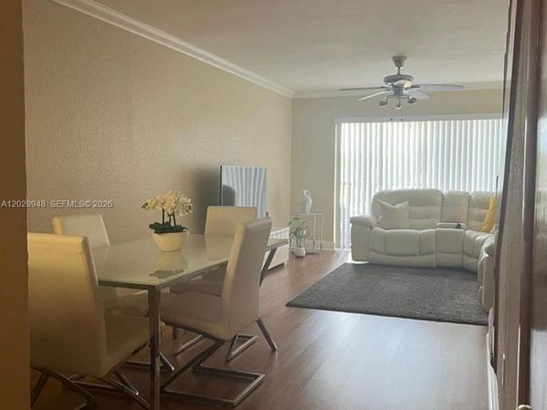 240 W 68th St, Unit 202, Hialeah, FL 33014