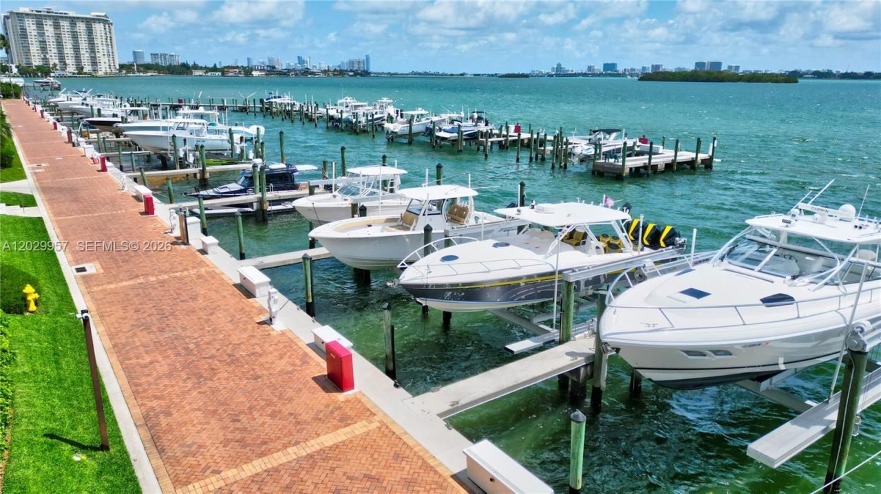 4000 Towerside Ter , Unit 908, Miami, FL 33138 Photo