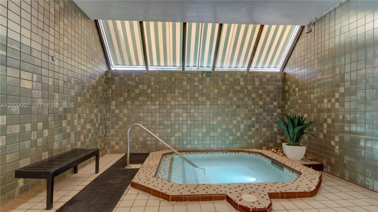 4000 Towerside Ter , Unit 908, Miami, FL 33138 Photo