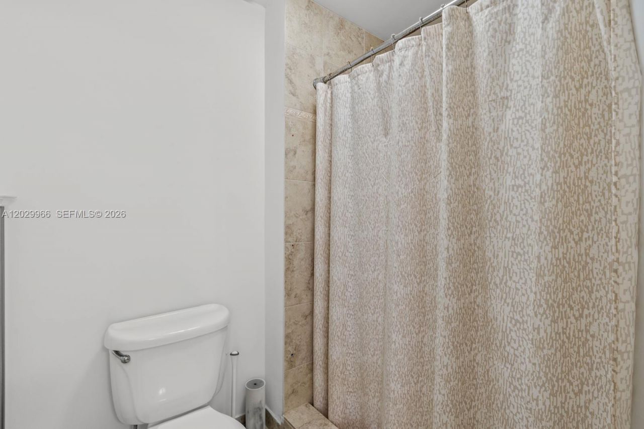 9341 E Bay Harbor Dr , Unit PH-B, Bay Harbor Islands, FL 33154 Photo