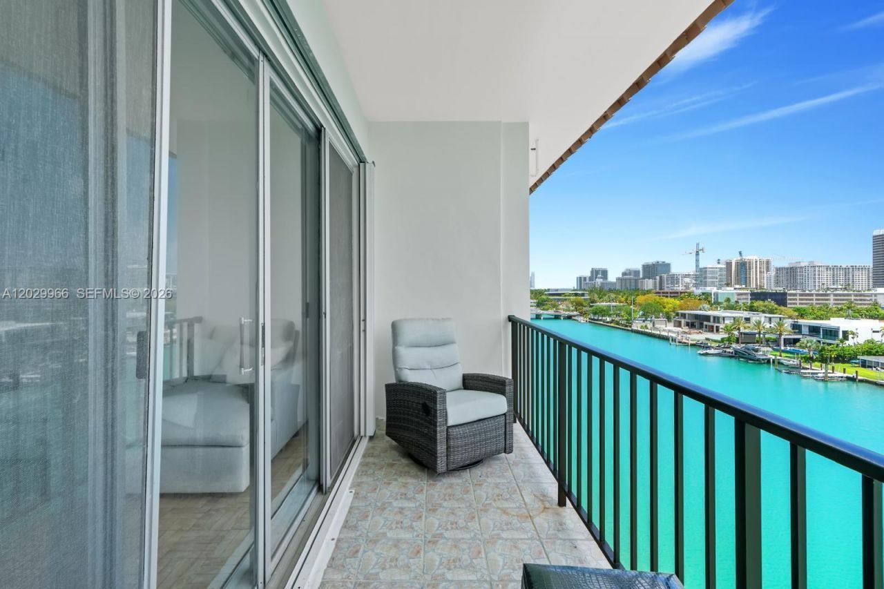 9341 E Bay Harbor Dr , Unit PH-B, Bay Harbor Islands, FL 33154 Photo
