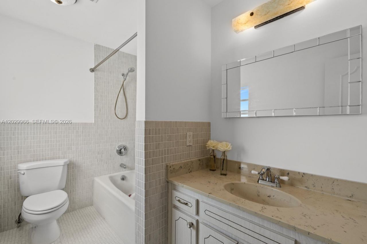 9341 E Bay Harbor Dr , Unit PH-B, Bay Harbor Islands, FL 33154 Photo