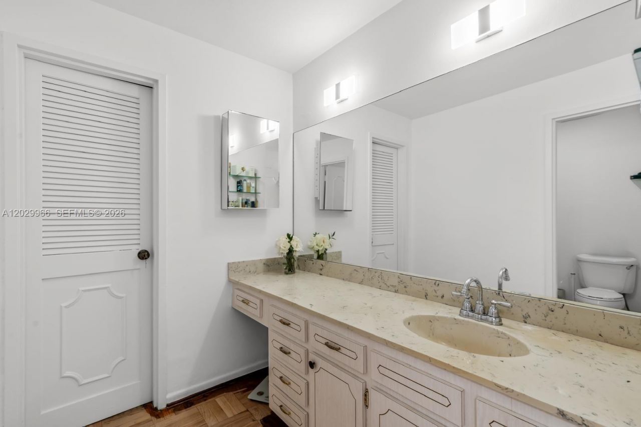 9341 E Bay Harbor Dr , Unit PH-B, Bay Harbor Islands, FL 33154 Photo