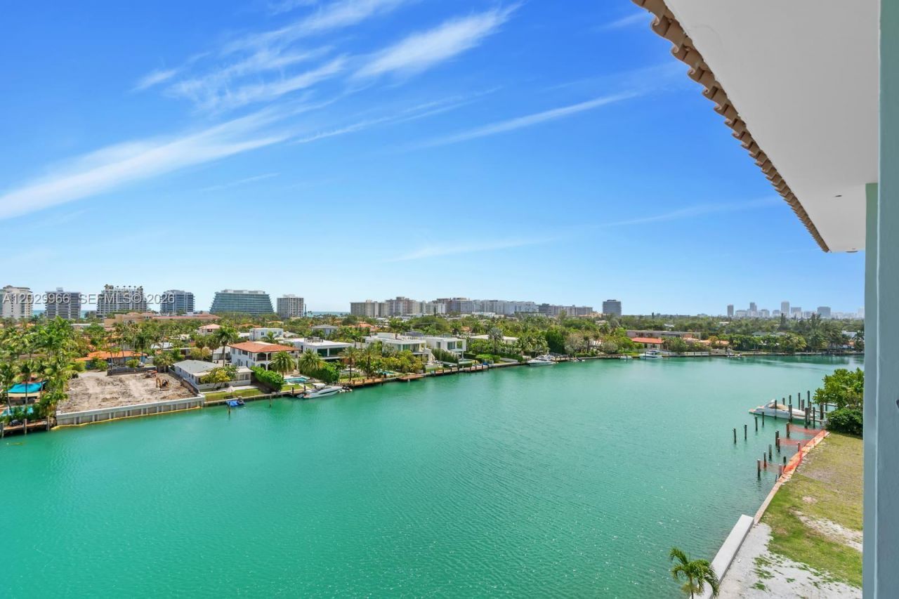 9341 E Bay Harbor Dr , Unit PH-B, Bay Harbor Islands, FL 33154 Photo
