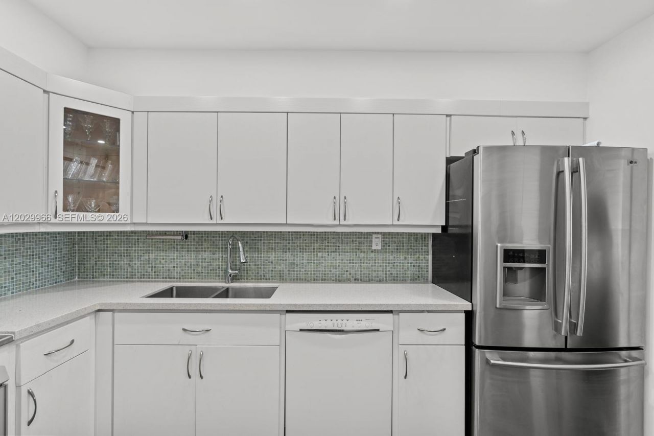 9341 E Bay Harbor Dr , Unit PH-B, Bay Harbor Islands, FL 33154 Photo