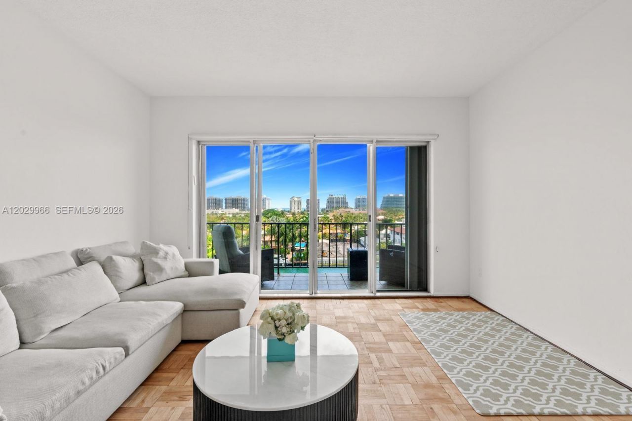 9341 E Bay Harbor Dr , Unit PH-B, Bay Harbor Islands, FL 33154 Photo