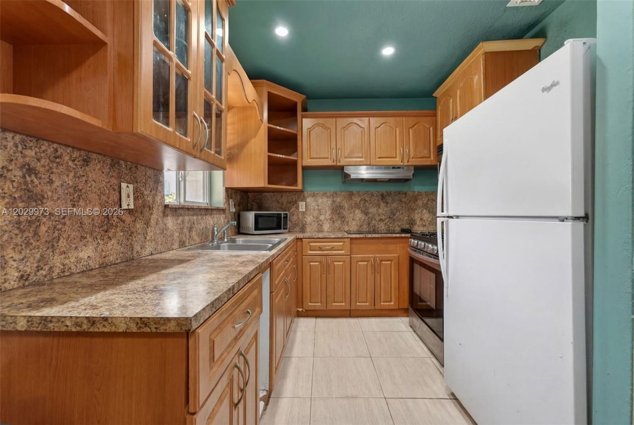 18930 NW 44th Ct , Unit A, Miami Gardens, FL 33055 Photo