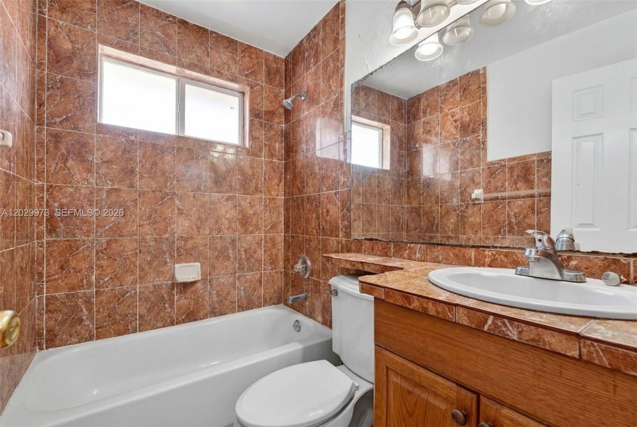 18930 NW 44th Ct , Unit A, Miami Gardens, FL 33055 Photo