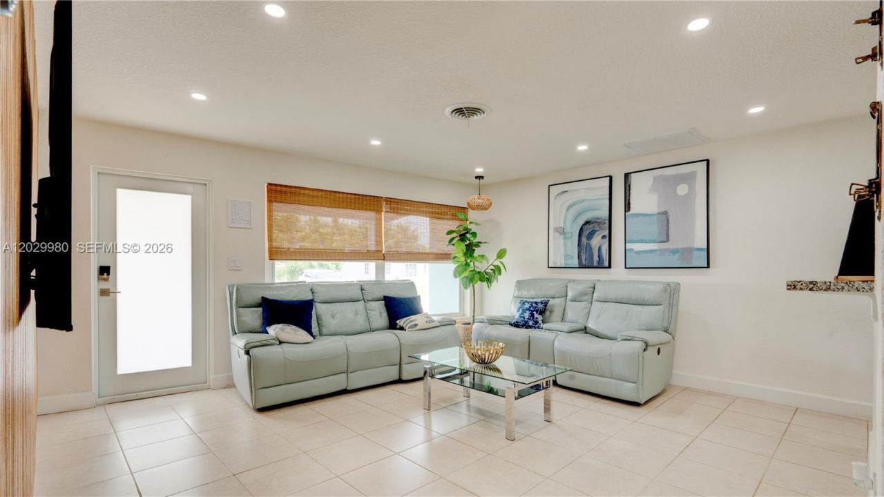 2510 NE 9th Ave, Pompano Beach, FL 33064 Photo