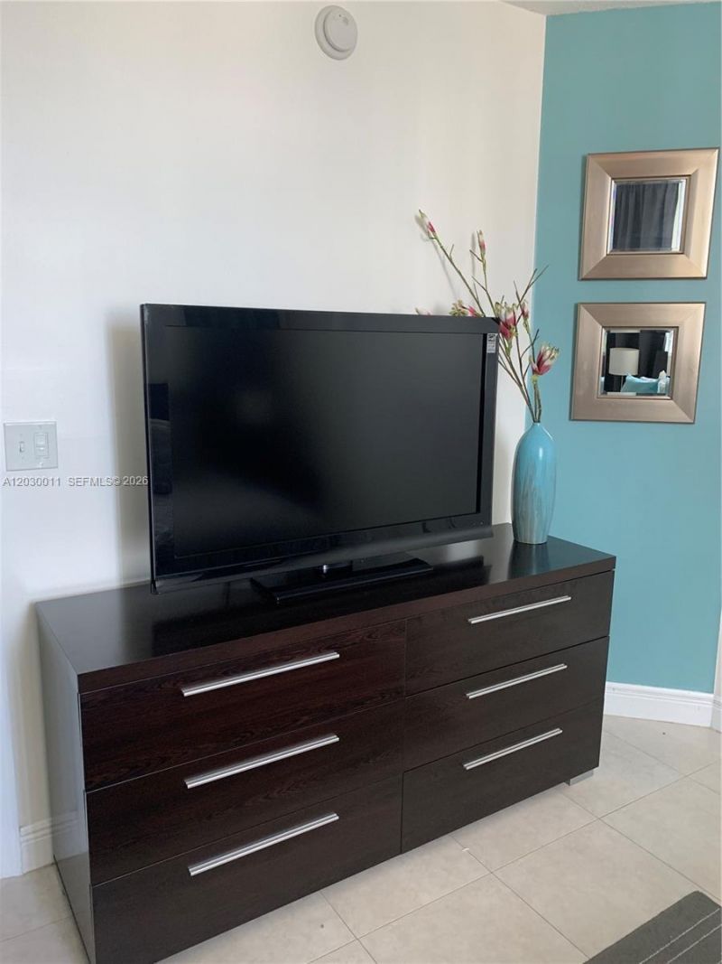 275 NE 18th , Unit 1709, Miami, FL 33132 Photo