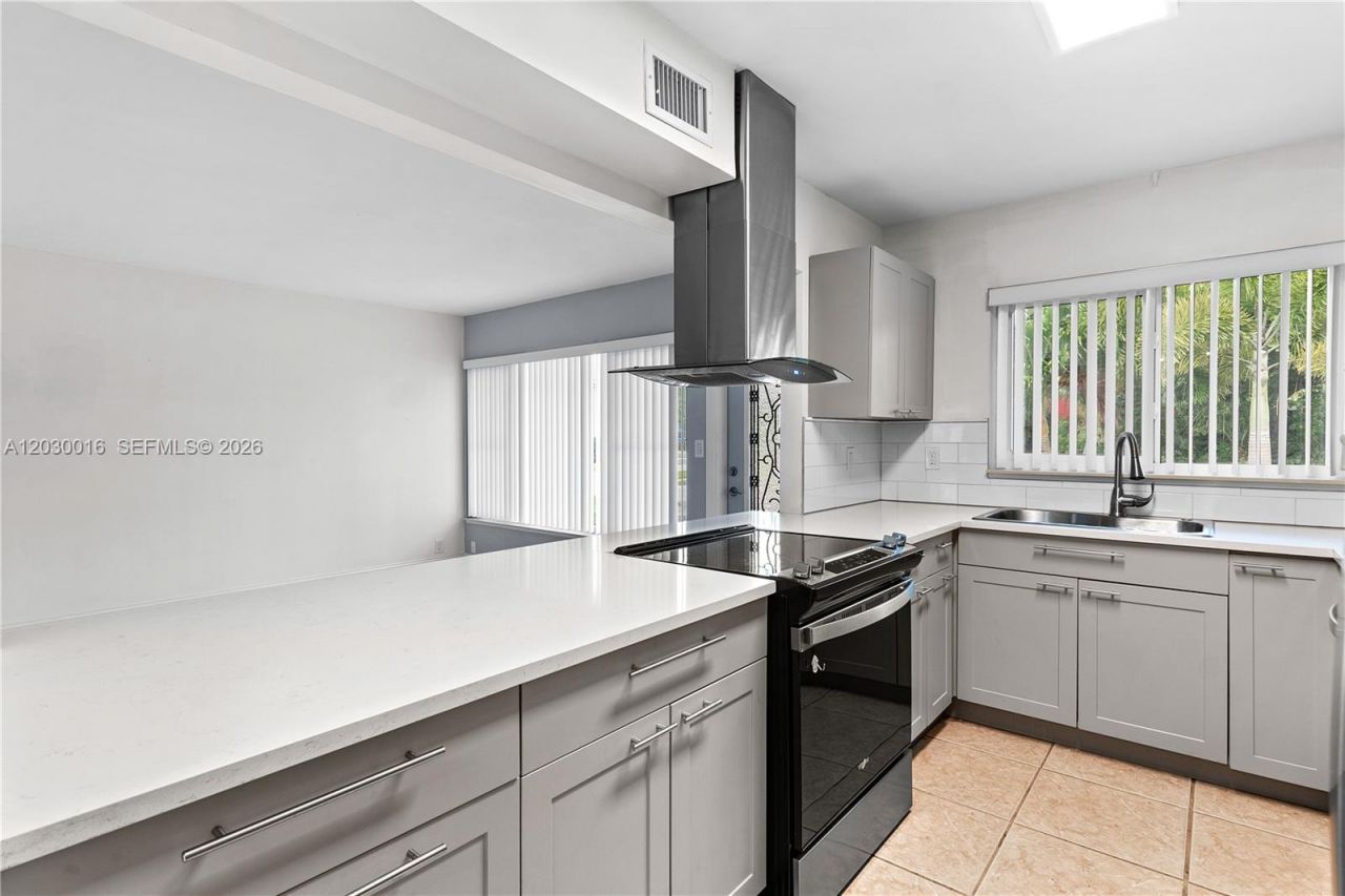 204 NW 1st St , Unit 204, Boynton Beach, FL 33435 Photo