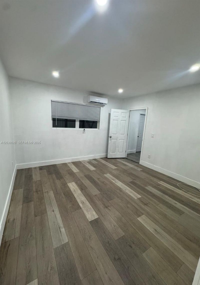 5860 NW 193rd St , Unit 1, Hialeah, FL 33015 Photo