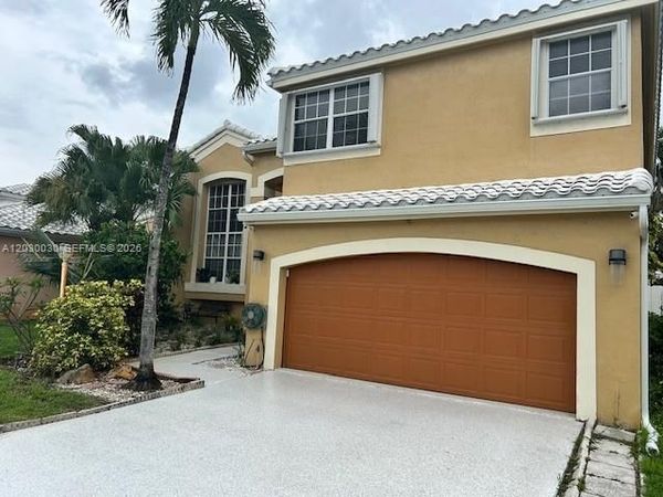 965 SW 102nd Ter , Pembroke Pines, FL 33025