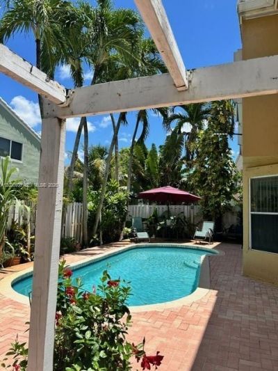965 SW 102nd Ter , Pembroke Pines, FL 33025 Photo