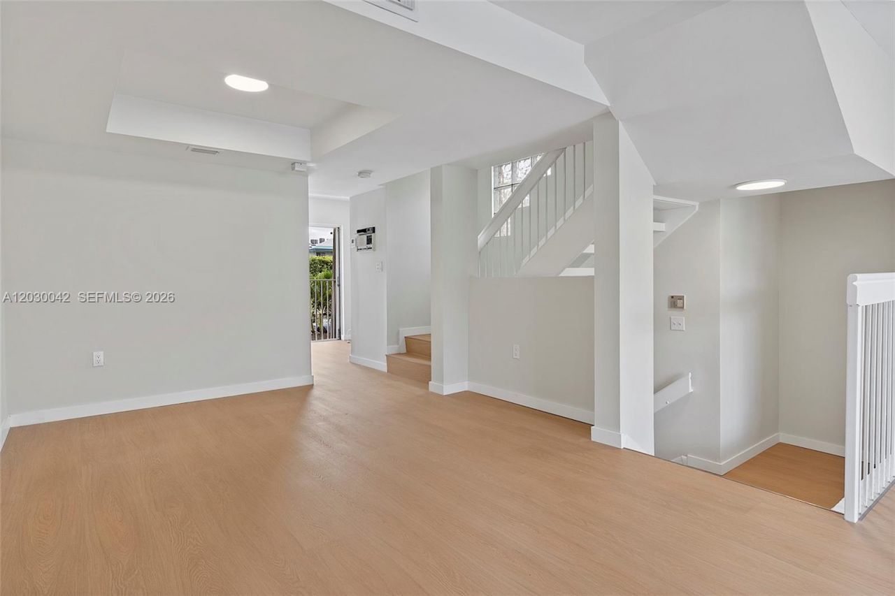 8631 NW 4th Ter, Unit 1001, Miami, FL 33126 Photo