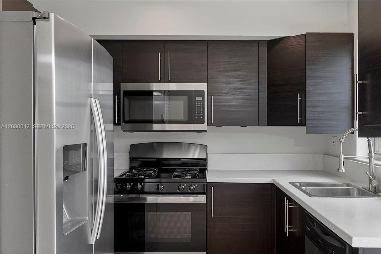 8631 NW 4th Ter, Unit 1001, Miami, FL 33126 Photo