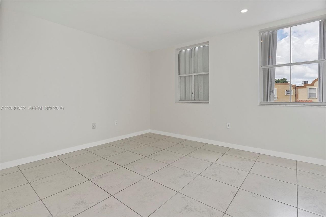 8631 NW 4th Ter, Unit 1001, Miami, FL 33126 Photo