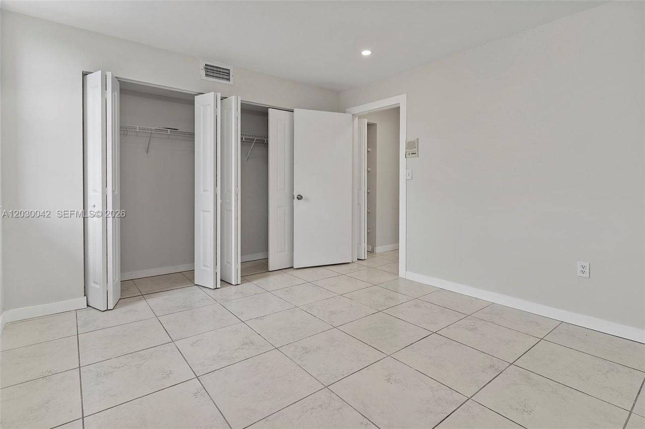 8631 NW 4th Ter, Unit 1001, Miami, FL 33126 Photo
