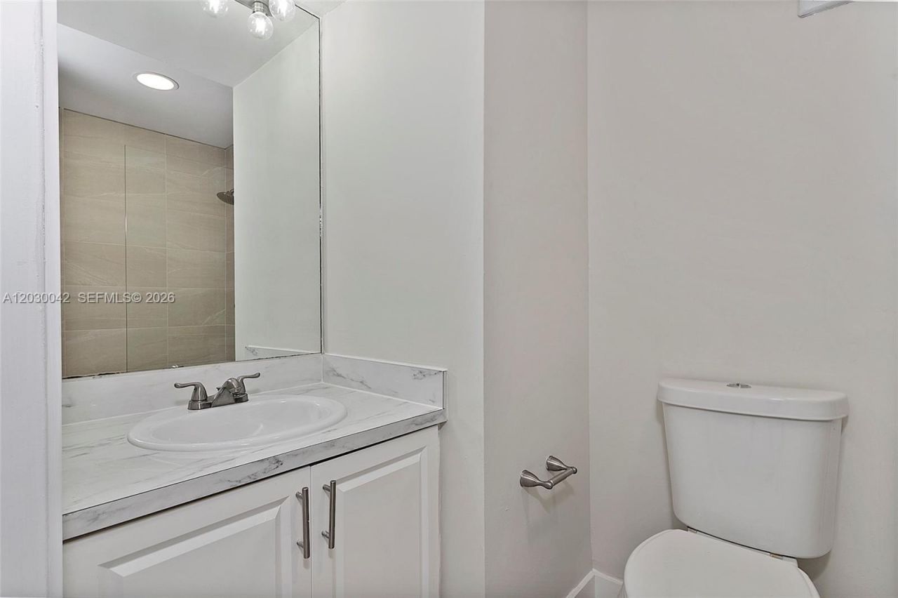 8631 NW 4th Ter, Unit 1001, Miami, FL 33126 Photo